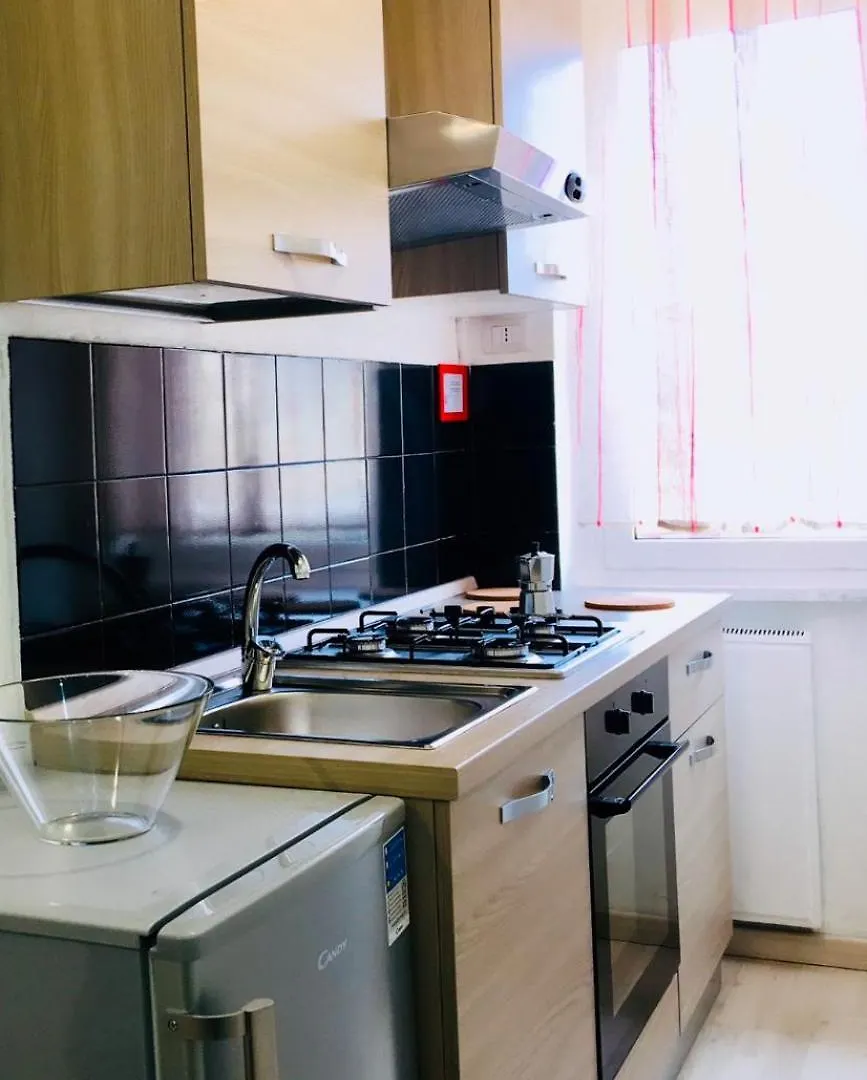 Milan City Beautiful Apartment Close To The Metro With Big Balcony